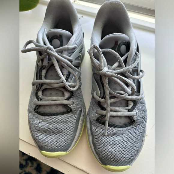 KD7 Wolf Grey Nikes - Picture 5 of 10